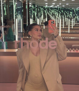 The keys to Hailey Bieber's maternity looks After child Read more👇